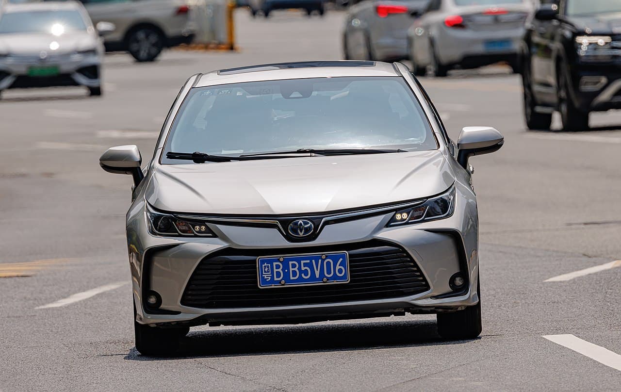 Toyota Corolla Hybrid — Antalya aylık kiralama